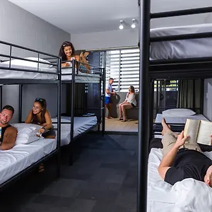 Hostal Gilligan's &